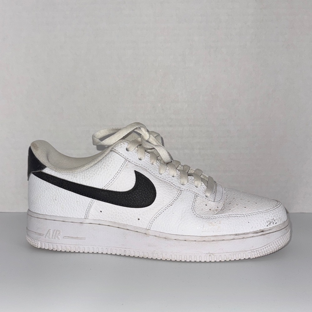 Nike Air Force 1 Low ‘07, white and black pebbled leather